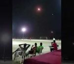 roquette ciel Match de foot pendant la guerre (Yémen)