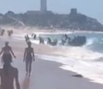 plage Des migrants débarquent sur une plage (Espagne)