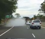 magie disparition fumee Une voiture disparait dans un nuage de fumée
