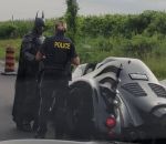police controle Batman arrêté par la police (Canada)