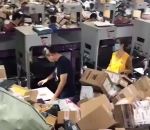 tri colis Un centre de tri postal en Chine