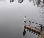 finlande Plonger dans un lac en hiver