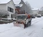 voiture percuter Un employé perd le contrôle de son chasse-neige (Belgique)