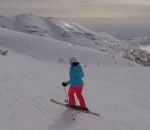 ski Des skieurs regardent des missiles du Dôme de fer