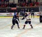 bagarre glace Une bagarre dégénère pendant un match de hockey