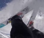 pov camera Un skieur emporté dans une avalanche (POV)