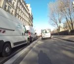 scooter cycliste Il teste une nouvelle piste cyclable à Paris
