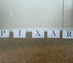 collerette pixar Intro Pixar version chien