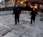 parkour fuite Un traceur échappe à deux policiers