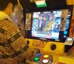 arcade jeu-video Sa femme vs Joueur japonais ordinaire