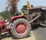 remorque tracteur Dépannage d'un tracteur avec une pelleteuse (Fail)