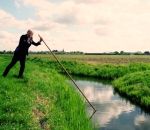 canal Comment traverser un canal avec une perche (Pays-Bas)