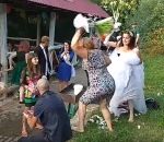 epic Bagarre et bonne humeur à un mariage (Ukraine)