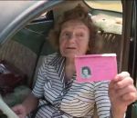 94 yvonne Yvonne, 94 ans, conduit la même voiture depuis 1954