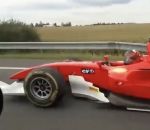 formule 1 Se fair doubler par une F1 sur l'autoroute (République tchèque)