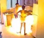cuisine explosion Un four explose dans une cuisine