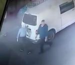 collision homme Rencontre à l'arrière d'une camionnette