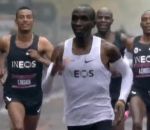 record Eliud Kipchoge réalise un marathon en 1h59'40'' 