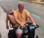 scooter femme Papy ramène mamie bourrée