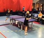 ping-pong table point Deux enfants font un échange impressionnant en tennis de table (Suède)