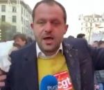 journaliste Journaliste imperturbable pendant la manifestation du 5 décembre