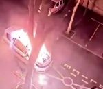 voiture police feu Il prend feu en voulant brûler une voiture de police (Colombes)