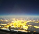 boeing avion Timelapse depuis un Boeing 777 par une nuit de pleine lune