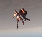 parachutisme Collision entre parachutistes à 3000 mètres d'altitude