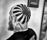 tatouage crane tete Trou dans la tête (Illusion)