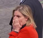 ministre panique La ministre Agnès Pannier-Runacher oublie son masque