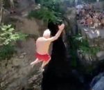 saut falaise Un vieil homme de 73 ans saute d'une falaise