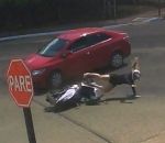 scooter accident Heurtée par une voiture puis avalée par une bouche d'égout
