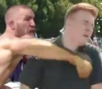 combat Conor McGregor frappe des gens