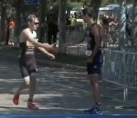 triathlon arrivee Triathlète fair-play