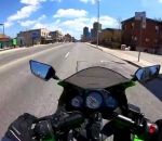 moto Motard vs Cycliste à Toronto (Road Rage)