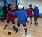 bagarre hockey enfant Entraînement au combat en hockey sur glace (Russie)