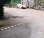inondation Arrivée d'une inondation à Dinant (Belgique)