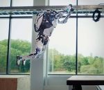 robot Les robots Atlas font du parkour