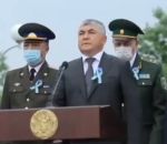 militaire Des généraux pendant l’hymne national (Ouzbékistan)