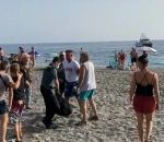 arrestation Des narcotrafiquants arrêtés par des touristes sur une plage (Espagne)