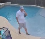 telephone fail S'asseoir au bord d'une piscine