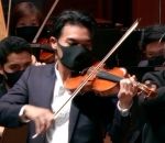 violoniste Le violoniste Ray Chen casse une corde