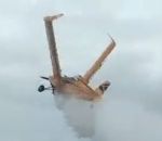 avion crash Les ailes d'un avion monoplace se brisent en vol