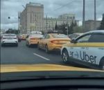 russie moscou Le piratage d'une compagnie de Taxi provoque des embouteillages
