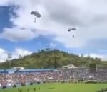 atterrissage Parachutistes à la fête de l’Indépendance du Honduras (Fail)
