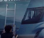panneau affichage Pub Renault Trucks (Tesla)
