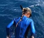 femme eau S'essayer au snorkeling...ou pas
