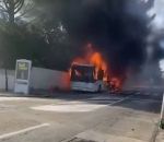 frein bus Autocar en feu à Nîmes