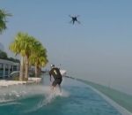 piscine toit WakeBASE tiré par un drone