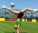 jongle Football freestyle par Lia Lewis
